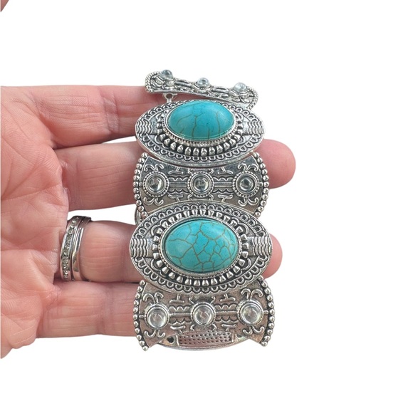 Turquoise and Silver Stretch Bracelet - Picture 4 of 4